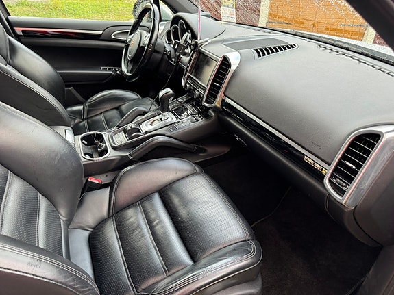 Porsche Cayenne 6 of 11