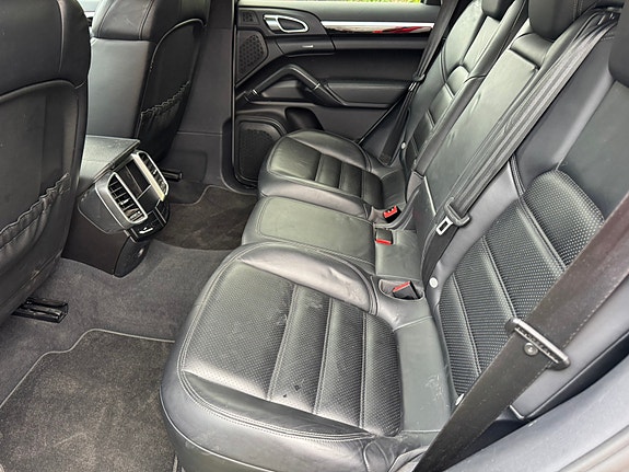 Porsche Cayenne 8 of 11