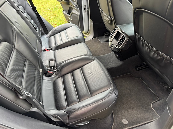 Porsche Cayenne 7 of 11