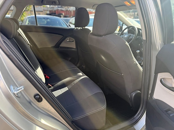 Toyota Avensis 12 of 12
