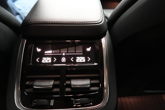 Volvo XC60 21 of 23