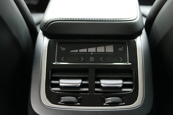 Volvo XC60 9 of 23
