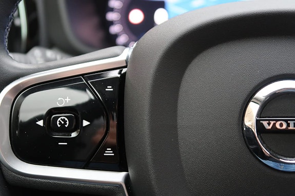 Volvo XC60 11 of 23