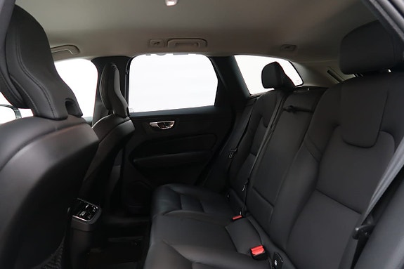 Volvo XC60 5 of 23