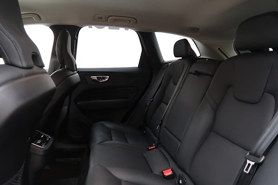 Volvo XC60 6 of 23