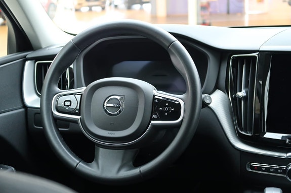 Volvo XC60 8 of 23