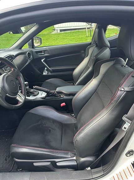 Toyota GT86 10 of 17