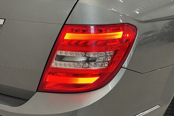 Mercedes-Benz C220 6 of 23