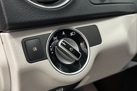 Mercedes-Benz C220 23 of 23