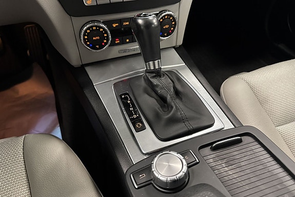 Mercedes-Benz C220 20 of 23