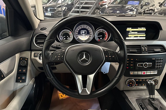 Mercedes-Benz C220 12 of 23