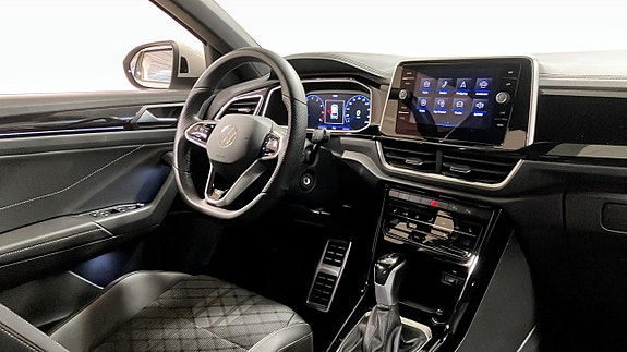 Volkswagen T-Roc 11 of 14