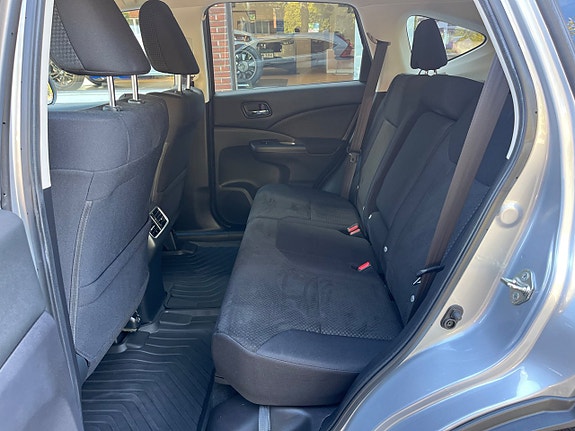 Honda CR-V 8 of 12