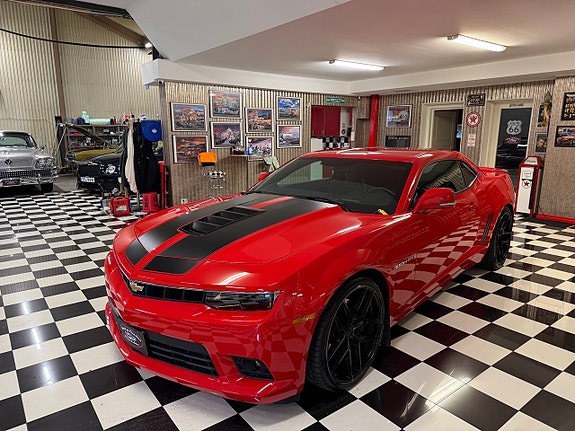 Chevrolet Camaro 10 of 26