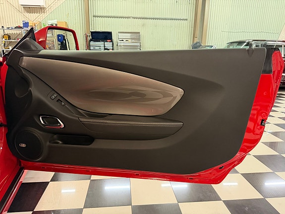 Chevrolet Camaro 19 of 26