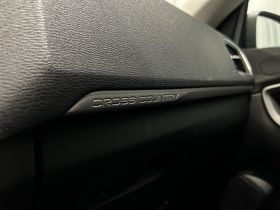 Volvo V40 Cross Country 13 of 13