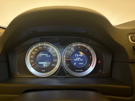 Volvo V70 12 of 15