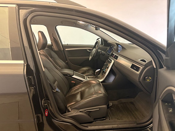 Volvo V70 7 of 15