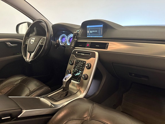 Volvo V70 8 of 15