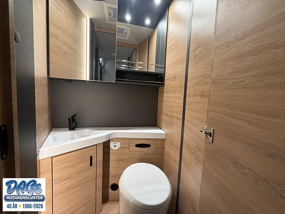 Knaus L!VE WAVE PLATINUM SELECTION 700 DX 16 of 19
