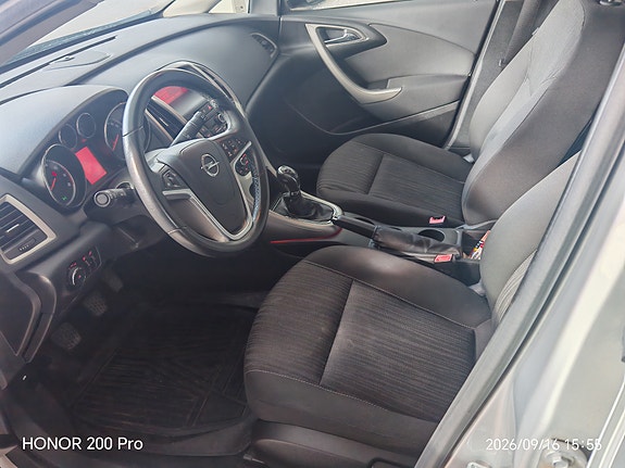 Opel Astra 8 of 11