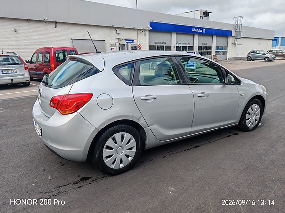 Opel Astra 3 of 11