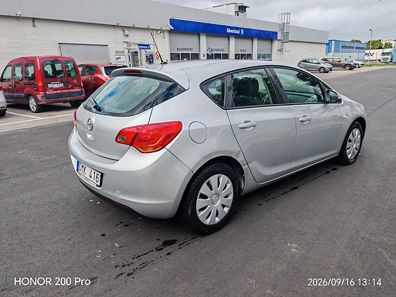 Opel Astra 6 of 11