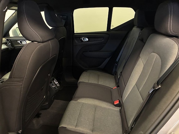 Volvo XC40 13 of 17