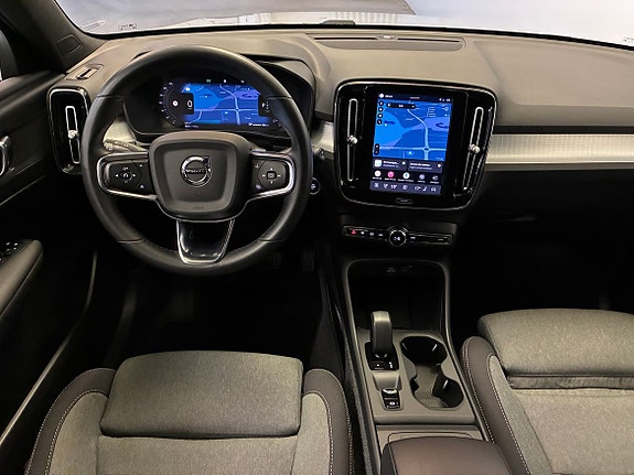 Volvo XC40 14 of 17