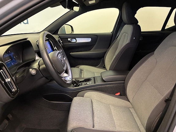 Volvo XC40 12 of 17