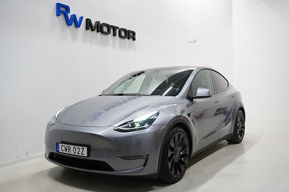 Tesla Model Y 3 of 24