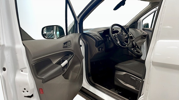 Ford Transit Connect 5 of 9