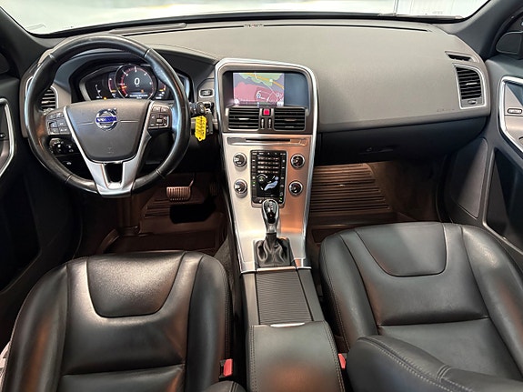 Volvo XC60 11 of 26