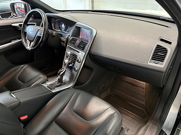 Volvo XC60 12 of 26