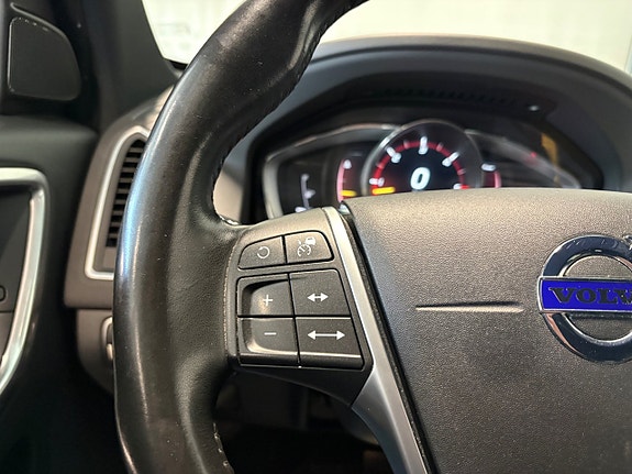 Volvo XC60 14 of 26
