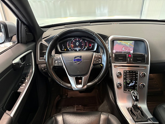 Volvo XC60 10 of 26