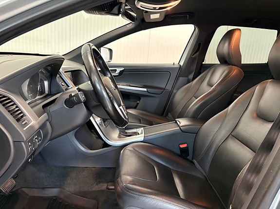 Volvo XC60 8 of 26