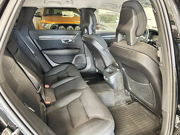 Volvo V90 13 of 30