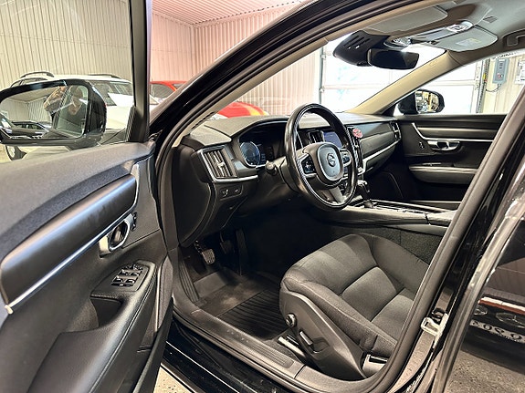 Volvo V90 12 of 30