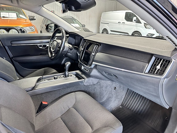 Volvo V90 27 of 30