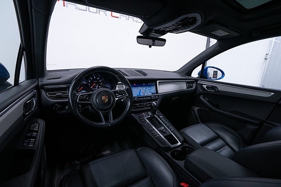 Porsche Macan 15 of 24