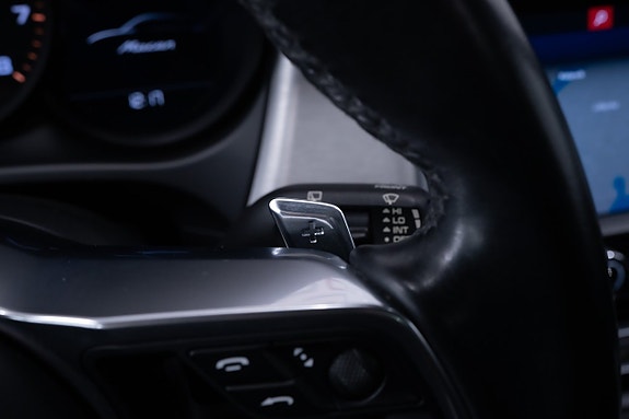 Porsche Macan 19 of 24