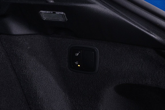 Porsche Macan 8 of 24
