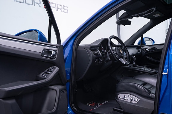 Porsche Macan 9 of 24