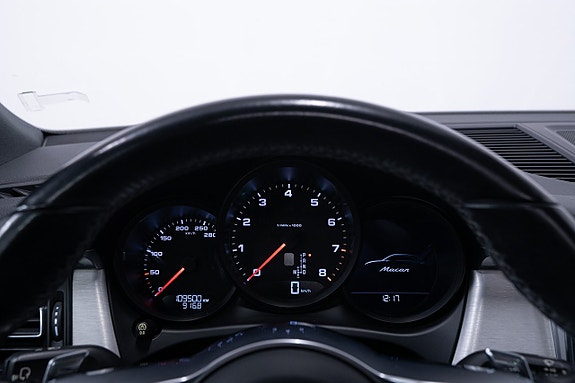 Porsche Macan 20 of 24