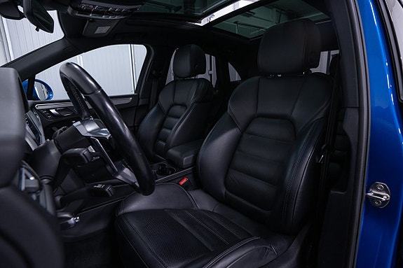 Porsche Macan 13 of 24
