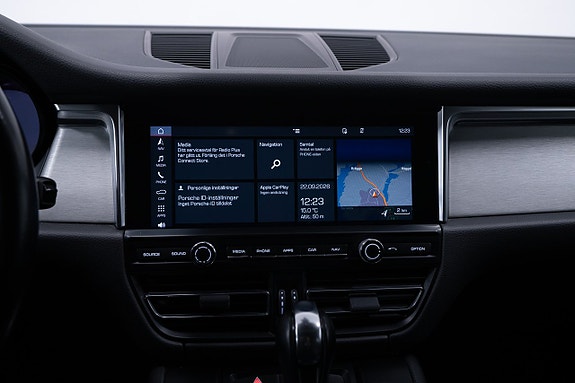 Porsche Macan 23 of 24