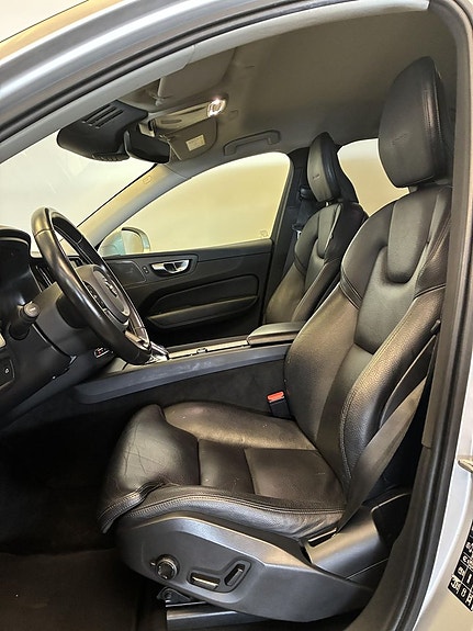 Volvo XC60 12 of 21