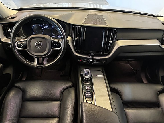 Volvo XC60 14 of 21