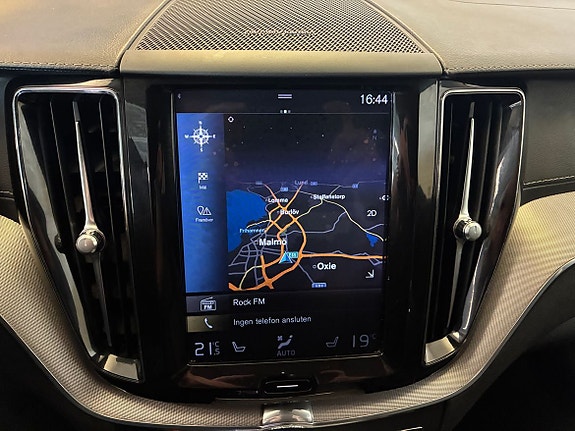 Volvo XC60 19 of 21